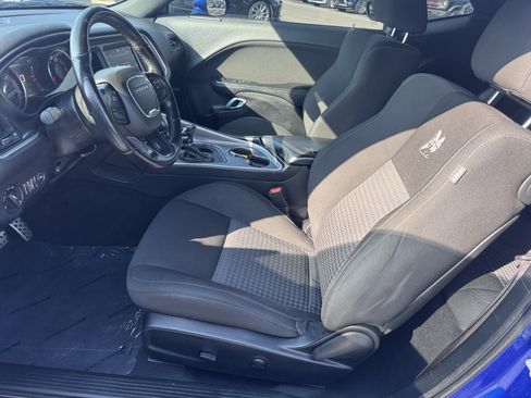 Used 2022 Dodge Challenger R/T Scat Pack w/ Driver Convenience Group RWD image 10