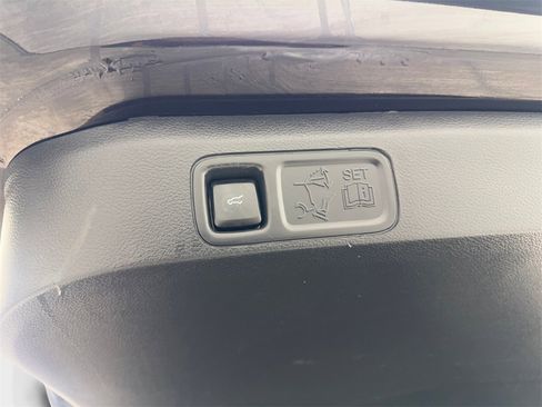 Used 2022 Ford Expedition Max Limited image 91