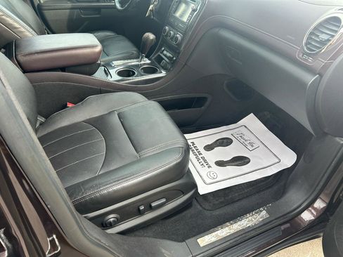 Used 2017 Buick Enclave Leather image 12
