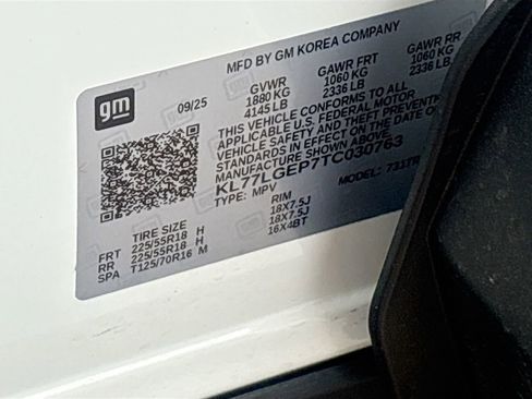 Used 2026 Chevrolet Trax RS FWD image 30