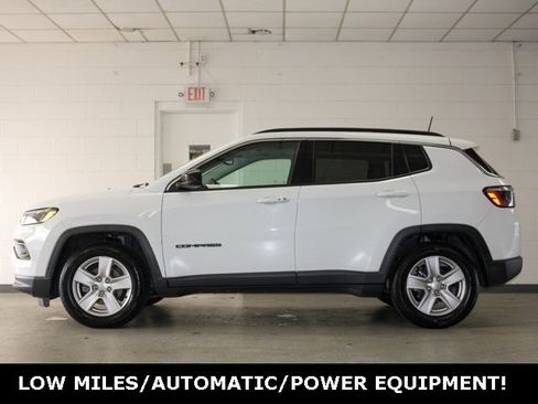 Used 2022 Jeep Compass Latitude image 3