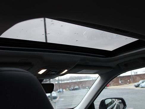 Certified 2023 Toyota Highlander XLE image 8