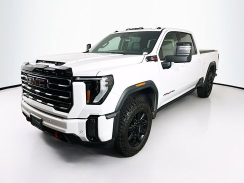 Used 2024 GMC Sierra 2500 AT4 w/ AT4 Premium Plus Package image 3