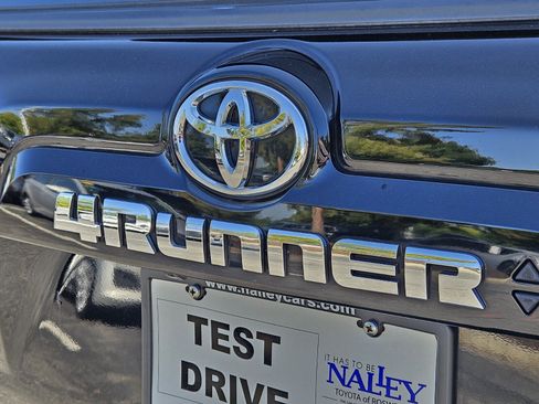 Used 2021 Toyota 4Runner SR5 Premium w/ Moonroof Package AWD/4WD image 29