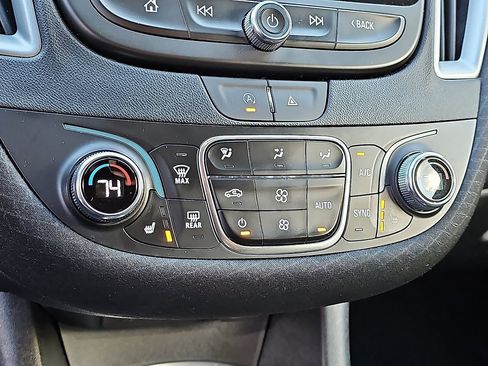 Used 2023 Chevrolet Malibu LT image 15