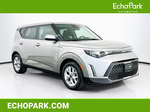Used 2025 Kia Soul LX w/ LX Technology Package FWD image 1