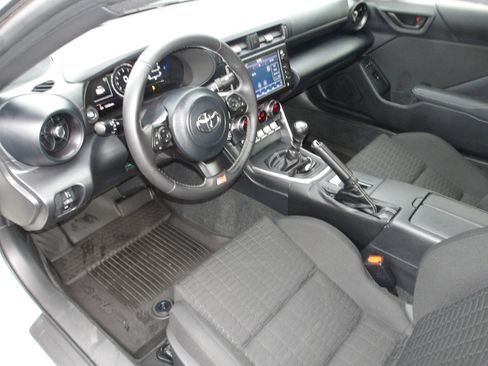 Used 2024 Toyota GR86 image 10