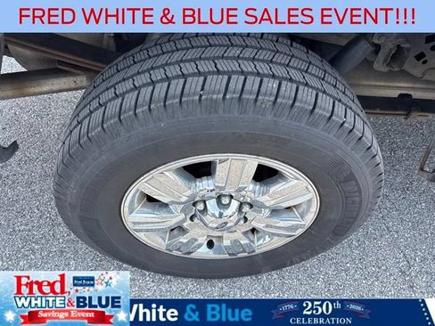 Used 2011 Ford F150 XLT w/ XLT Chrome Pkg AWD/4WD image 3