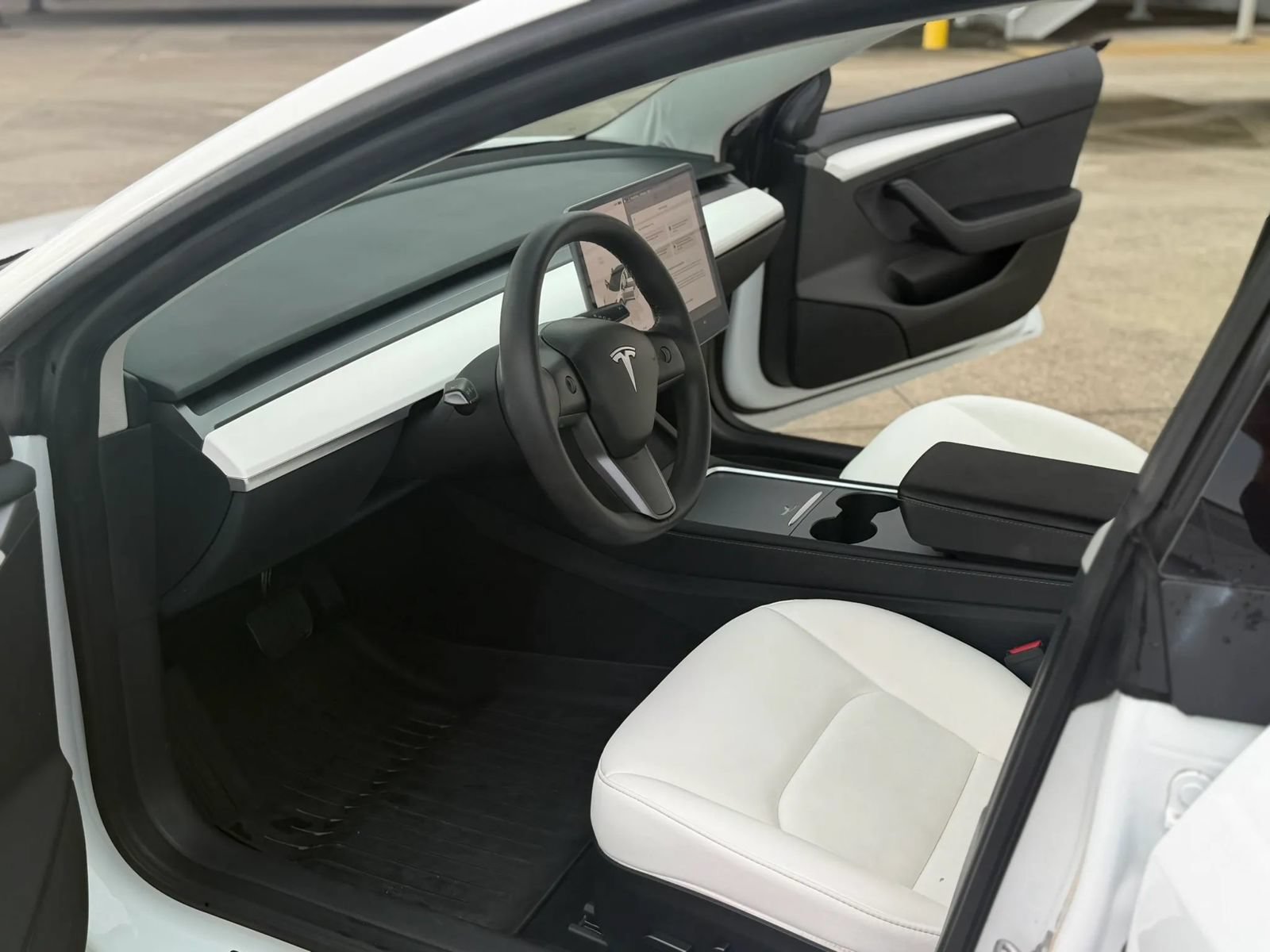Used 2023 Tesla Model 3 Standard Range RWD image 16