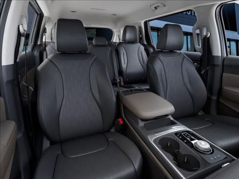 New 2026 Kia Carnival LXS FWD image 15