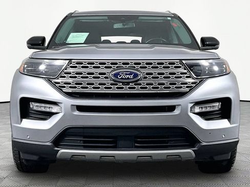 Used 2023 Ford Explorer Limited w/ Equipment Group 301A AWD/4WD image 2