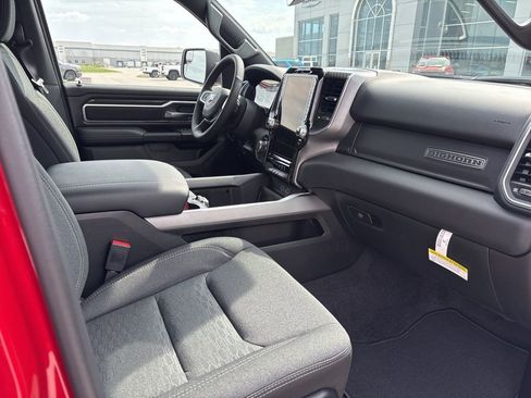 New 2026 RAM 1500 4x4 Crew Cab image 14