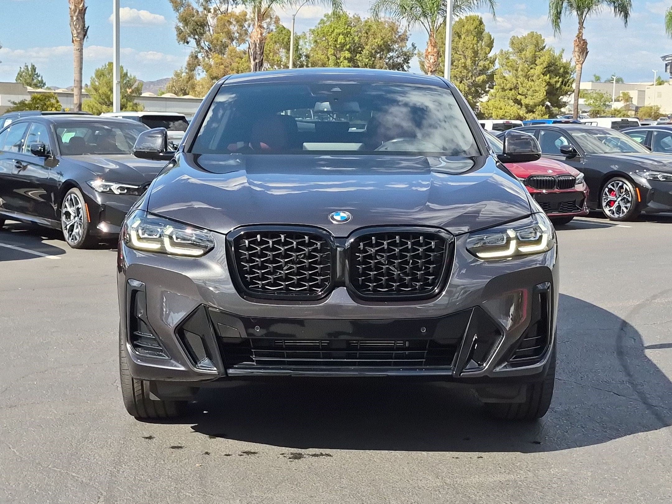 Used 2025 BMW X4 xDrive30i w/ Premium Package AWD/4WD image 3