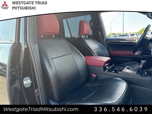 Used 2023 Lexus GX 460 Premium w/ Premium Package image 9