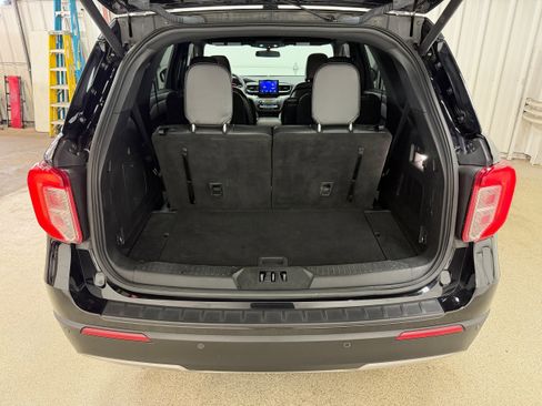 Certified 2020 Ford Explorer XLT w/ Equipment Group 202A image 29