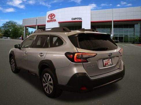 Used 2025 Subaru Outback Premium AWD/4WD image 4
