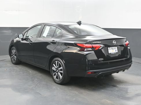 Used 2021 Nissan Versa SV FWD image 6