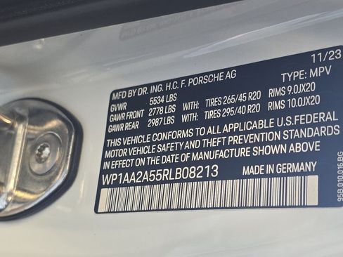 Used 2024 Porsche Macan Turbo AWD/4WD image 37
