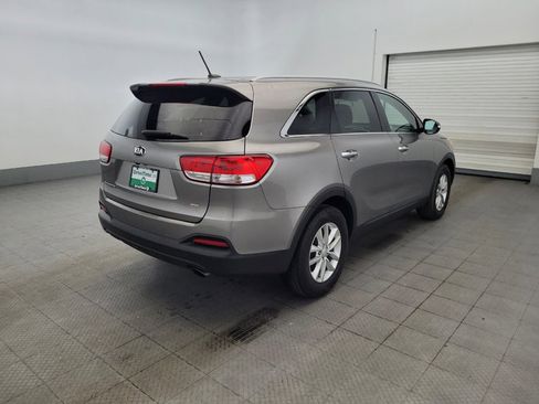 Used 2016 Kia Sorento FWD image 9