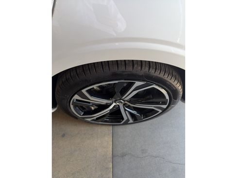 Used 2025 Volvo S60 B5 Plus FWD image 26
