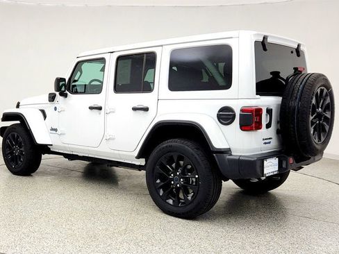 Used 2025 Jeep Wrangler Unlimited Sahara w/ Safety Group image 7