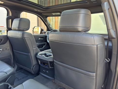 Used 2023 Toyota Sequoia Platinum AWD/4WD image 40