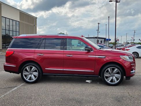 Used 2018 Lincoln Navigator Reserve w/ Technology Package AWD/4WD image 11