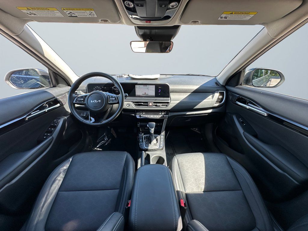 Certified 2025 Kia Seltos EX AWD/4WD image 10