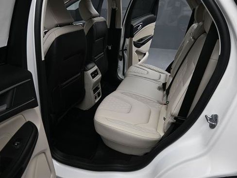 Certified 2024 Ford Edge Titanium AWD/4WD image 13