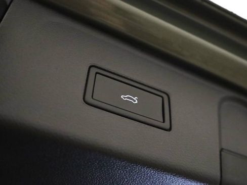 New 2026 Volkswagen Atlas SE image 38