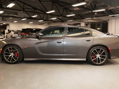 Used 2016 Dodge Charger R/T Scat Pack w/ Technology Group image 4