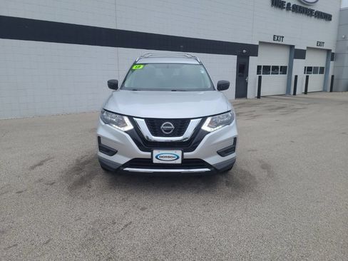 Used 2018 Nissan Rogue SV AWD/4WD image 10
