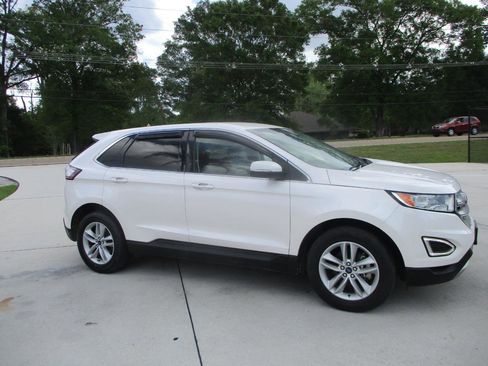 Used 2018 Ford Edge SEL w/ Equipment Group 201A image 10