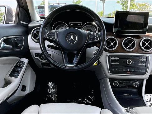 Used 2016 Mercedes-Benz GLA 250 4MATIC image 17