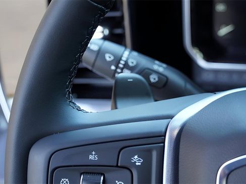 New 2026 GMC Sierra 1500 SLT image 15