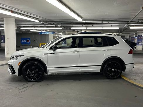 Certified 2023 Volkswagen Tiguan SE R-Line FWD image 34