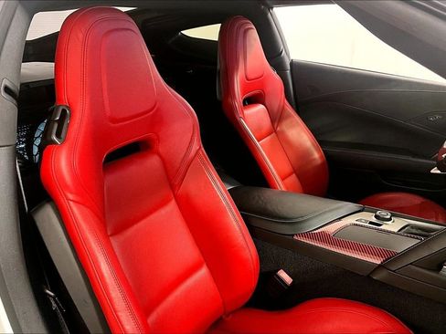 Used 2018 Chevrolet Corvette Stingray Coupe w/ 1LT RWD image 7