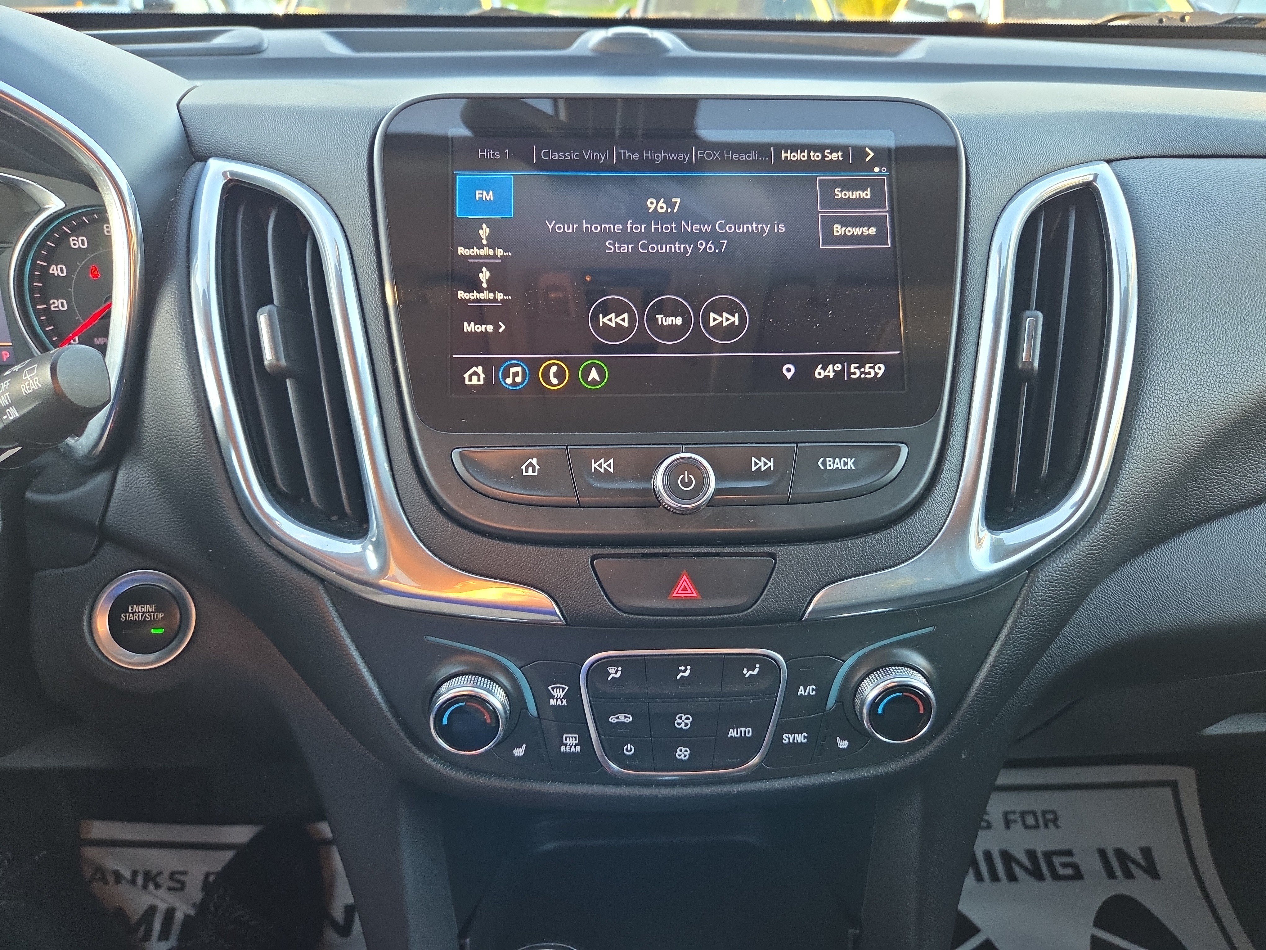 Used 2020 Chevrolet Equinox LT AWD/4WD image 25