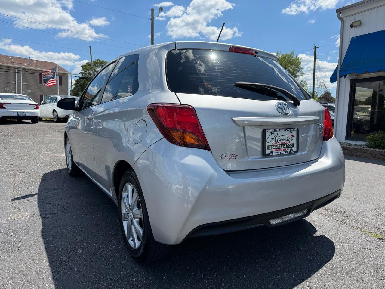 Used 2015 Toyota Yaris LE FWD image 7