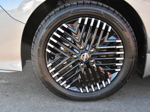 Used 2024 Nissan Leaf SV Plus image 12