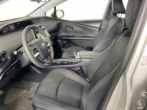 Used 2016 Toyota Prius Two FWD image 2