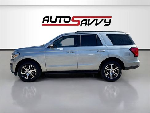 Used 2024 Ford Expedition XLT image 4