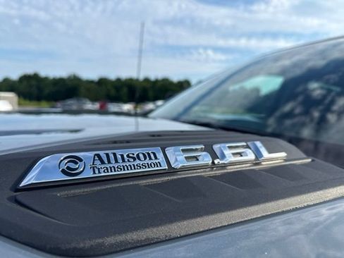 Used 2024 Chevrolet Silverado 2500 Custom w/ Custom Value Package AWD/4WD image 10