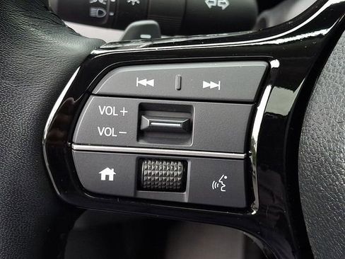 Used 2025 Honda Pilot Touring image 19