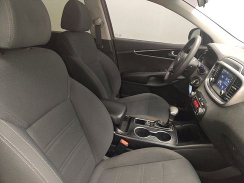 Used 2019 Kia Sorento AWD V6 image 21