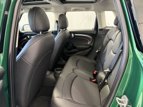 Used 2024 MINI Cooper 4-Door Hardtop FWD image 11