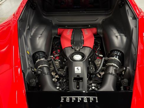 Used 2020 Ferrari F8 Tributo RWD image 29
