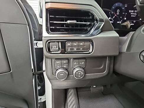 New 2026 GMC Yukon Denali w/ Sun & Power Step Package image 28