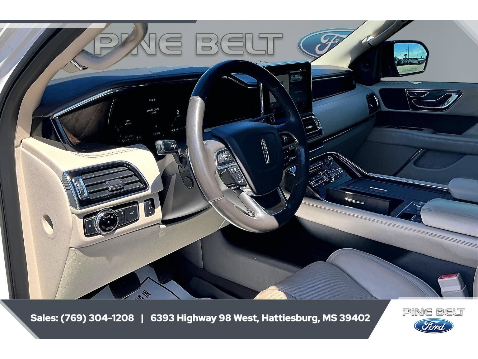 Used 2018 Lincoln Navigator Select w/ Technology Package RWD image 12