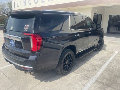 Used 2024 GMC Yukon Denali w/ Advanced Technology Package AWD/4WD image 4